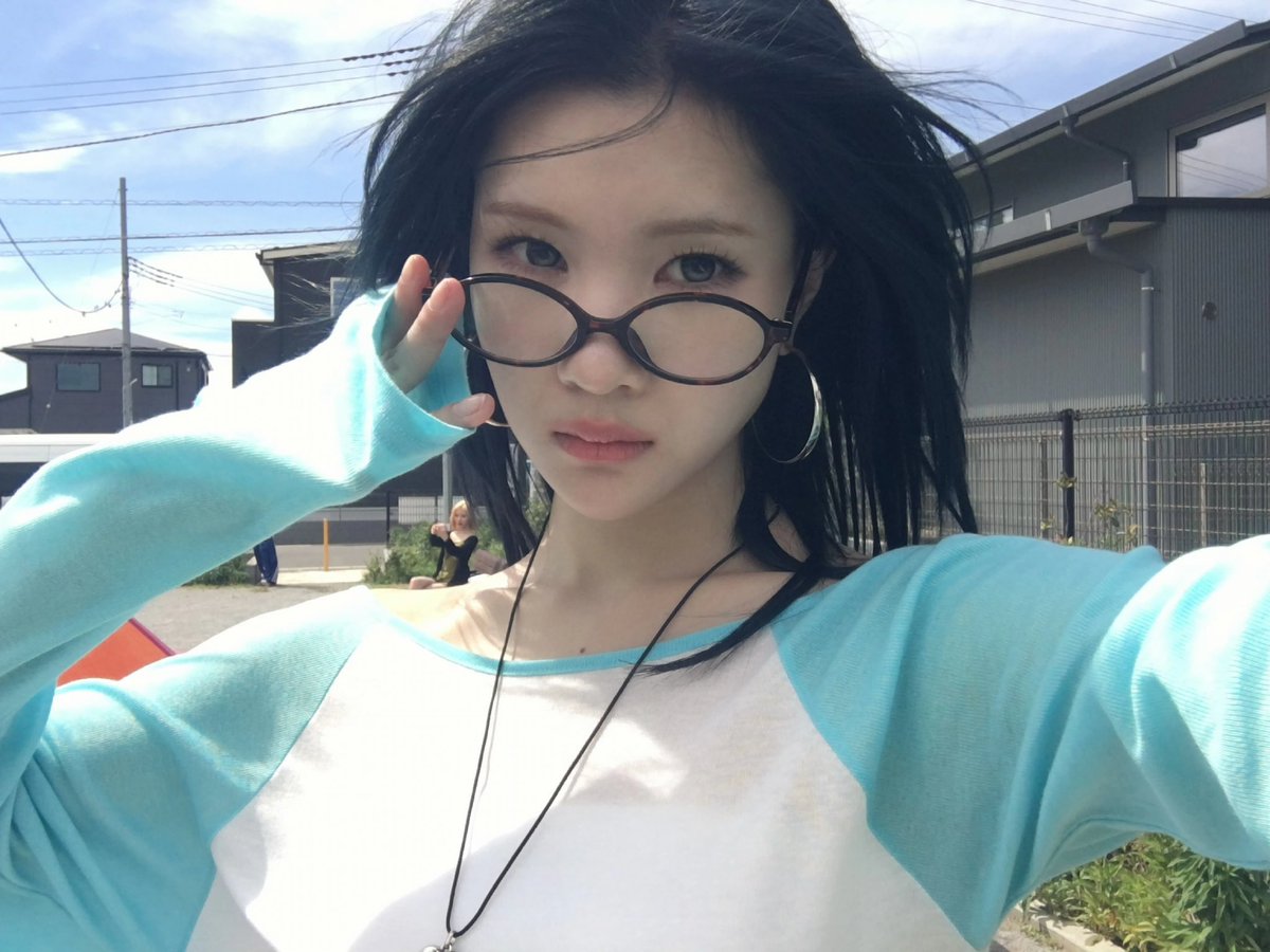 담 tweet media