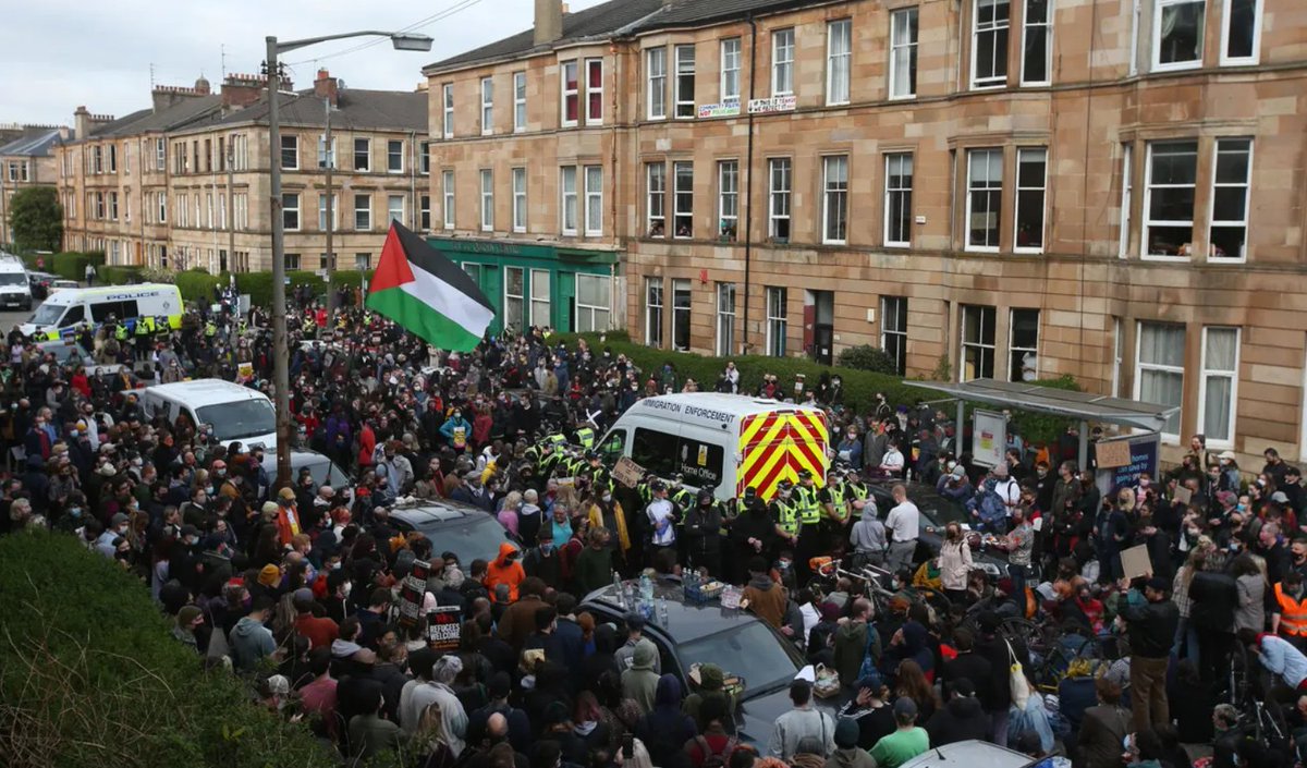 wrkclasshistory's tweet photo. #OtD 13 May 2021 local residents in Glasgow won the release of two people who had been detained by immigration officers by surrounding the vehicle and blockading it for several hours https://t.co/yDcGD67uAj https://t.co/D6UFJ3n533