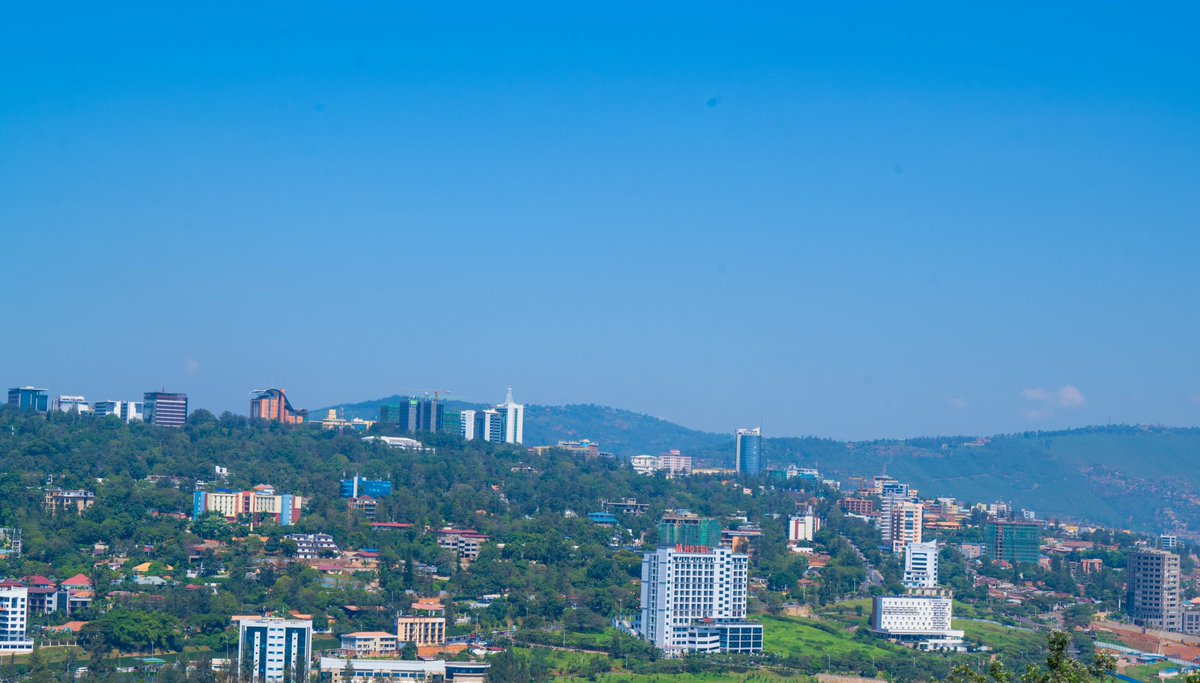 GasoreTheoneste's tweet photo. Rwanda🇷🇼rugamije ko abitabiriye bagenda bafite icyizere gikomeye ko  @CityofKigali ari ahantu hizewe kandi hakora neza mu bijyanye n’ubucuruzi,kandi ko u Rwanda rutanga amahirwe nyayo,ateguye neza yo gushoramo imari mu nzego  zitandukanye #KigaliYacu 
#ACF2026
#InvestInRwanda https://t.co/ka8I1jXj8P