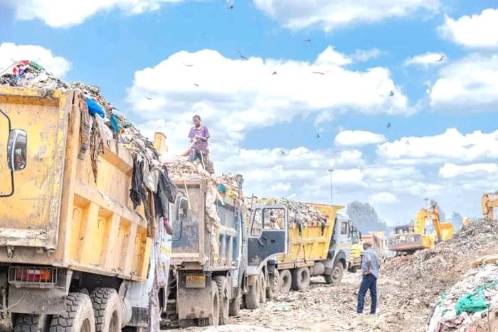 kijana_misa's tweet photo. For those who have watched The Sopranos, you all remember rival kingpins fighting for control of what looked like just a simple garbage collection business. 

Later, Jimmy Wanjigi told Kenyans that, aside from inherited wealth, this very same business made him billions, because he once controlled garbage collection across Nairobi and its metropolitan areas.

So my question is: where does all that money actually come from?