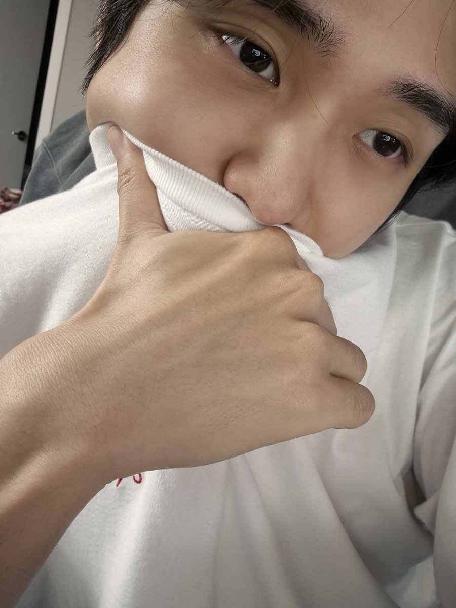 deobimom's tweet photo. #JACOB #제이콥 sent this photo just now https://t.co/yRdE5ObDOp