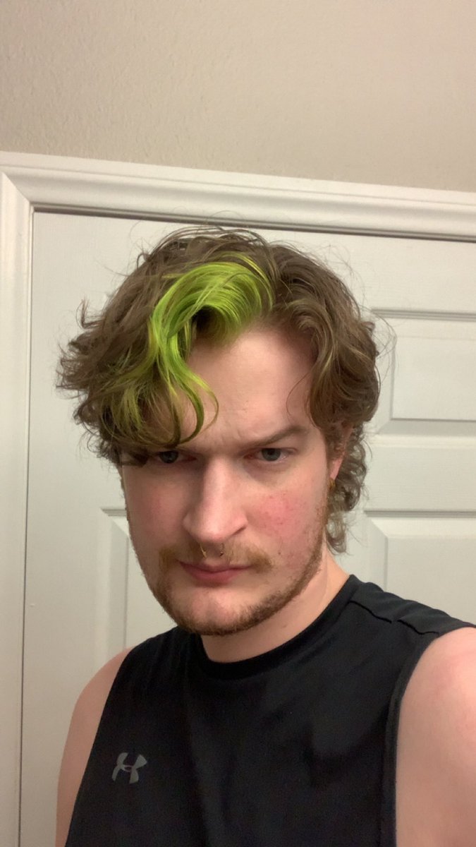 con_the_fool's tweet photo. Oh look another queer with a phaggy haircut https://t.co/qO5qq3Oz2H