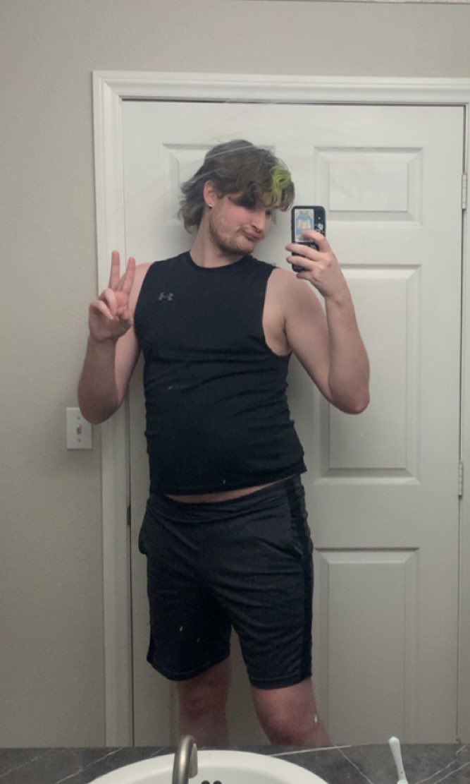 con_the_fool's tweet photo. Oh look another queer with a phaggy haircut https://t.co/qO5qq3Oz2H