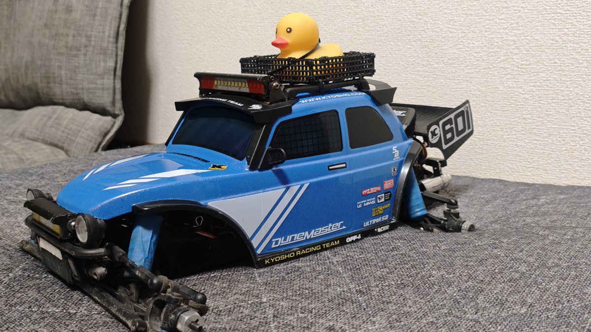 Wonderer02v's tweet photo. #京商
#デューンマスター
#DuneMaster

うちのポリカボォーネットEVO
毎週砂利かっ飛ばしてるんで
だいぶボロくなってきた
走りトラブル全く無いのは
2駆だからかな
4駆はシャフト抜けたり
デフのリングギア
バキバキDTになる
タミヤ黒が剥がれてくるのは
いつもの事
そのうち1本2千円とかになるんかな https://t.co/Yk8petNHVj