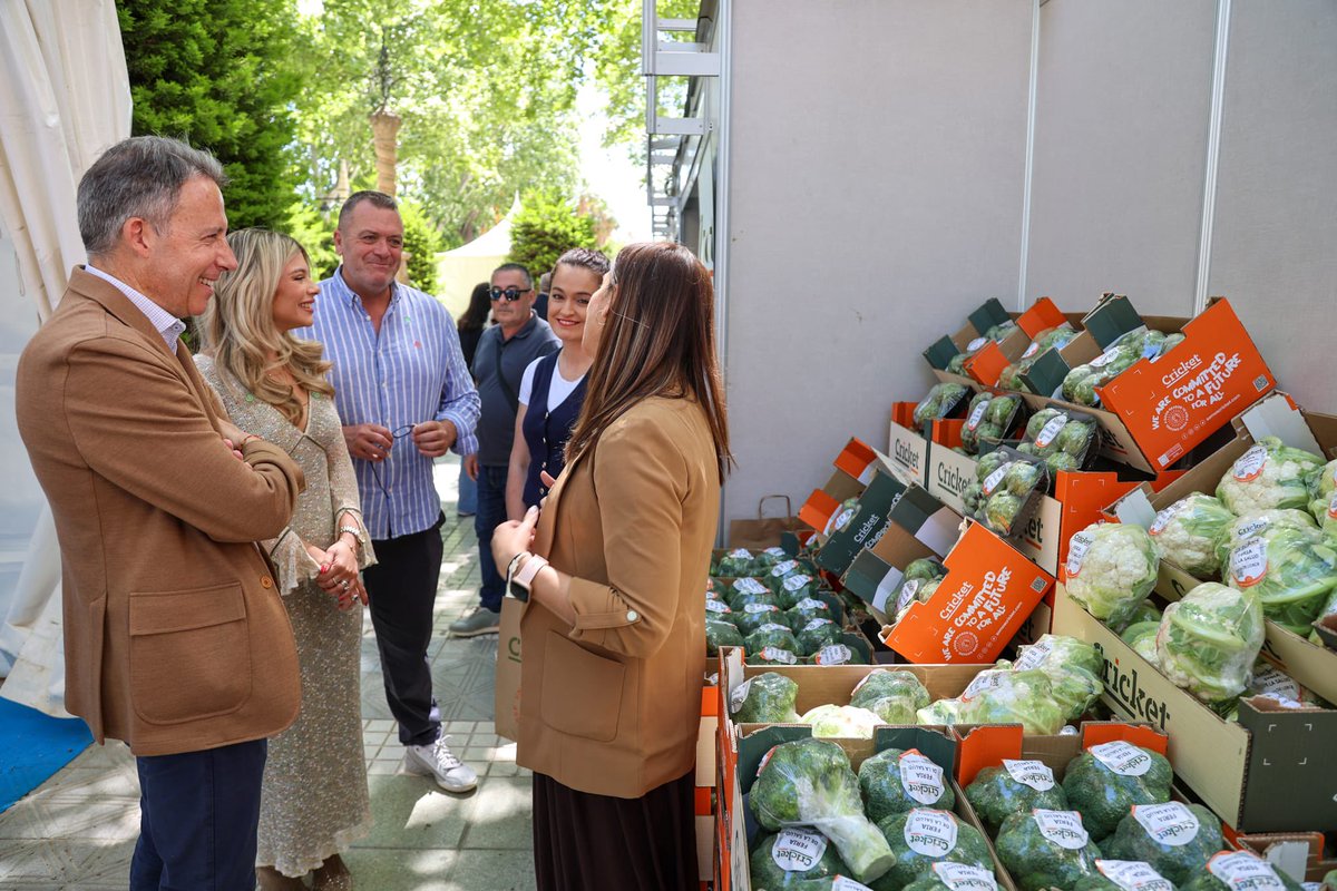 AytoLorca's tweet photo. 🧑‍⚕️ Lorca abre las puertas a la salud con una feria que convierte la prevención y el bienestar en los principales protagonistas durante estos días

🍐 🥼 🧑‍⚕️ Hasta el 15 de mayo los asistentes podrán participar en la Alameda de la Constitución en actividades variadas como charlas informativas, talleres prácticos, actividades de divulgación sanitaria, sesiones sobre nutrición y alimentación saludable, encuentros específicos dirigidos a colectivos concretos, así como actividades deportivas y dinámicas educativas destinadas a centros escolares

🗣️ Fulgencio Gil: “esta feria es una apuesta decidida por fomentar una sociedad más consciente, más activa y mejor preparada para cuidarse cada día. La Feria de la Salud se suma al amplio calendario de eventos, encuentros y ferias temáticas que Lorca acoge a lo largo de todo el año, consolidando a nuestra ciudad como un referente en la organización de actividades abiertas a todos los públicos y generando, además, un importante movimiento en nuestras calles, comercios y establecimientos hosteleros”

ℹ️ https://t.co/fKnxi03xhe