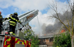 AccidentLocal's tweet photo. 🚨BREAKING NEWS
An elderly resident died early Monday morning in a house fire on Ave 176 in Springville, CA. 🔥🏠👴
In the area? Stay safe and keep tuned for updates.
🔗 https://t.co/BmJnupmDq5
#Springville #California #BreakingNews #HouseFire https://t.co/vSckt8NCmG