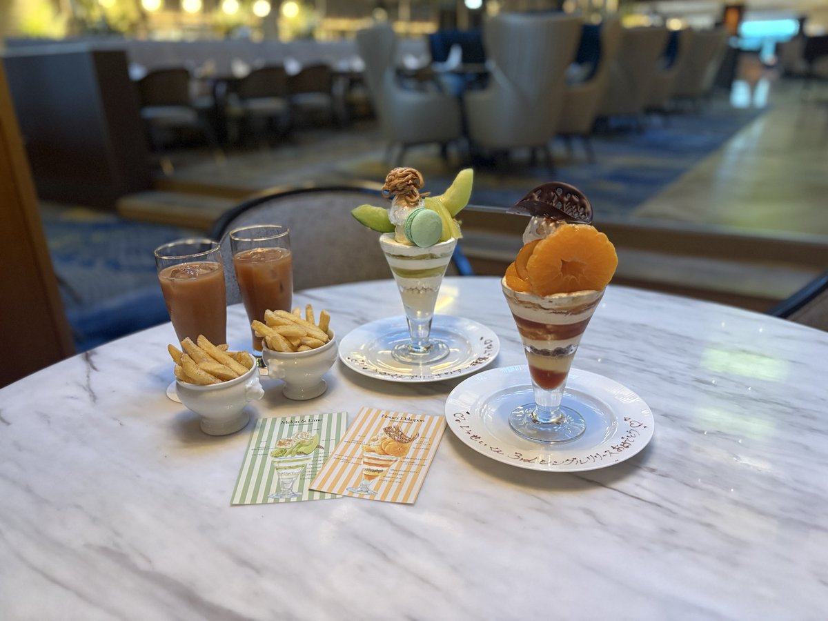 fucu_cafe's tweet photo. 📍THE STRINGS BY INTERCONTINENTAL TOKYO / 品川

またまたリピしてきたから紹介するね💕︎
今回はメロンとデコポンのパフェでちょー美味しかったのᐡ⸝⸝>  ̫ <⸝⸝ᐡ
フルーツがどーんって乗っててボリューム感最高すぎん！？🍈🍊⸝⋆*
ホビ垢たちはトリュフポテトはマストで注文するよな！！ https://t.co/A8ni5kKKJD