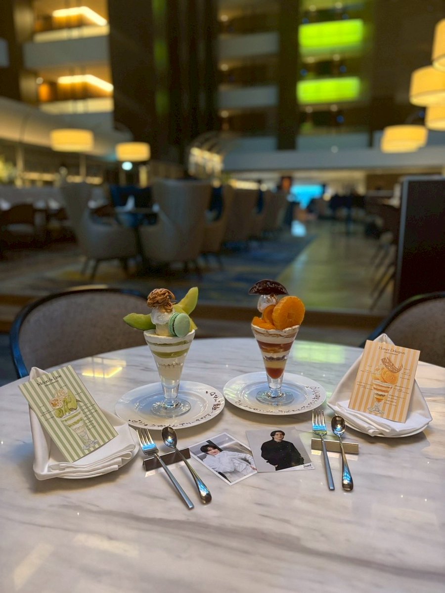fucu_cafe's tweet photo. 📍THE STRINGS BY INTERCONTINENTAL TOKYO / 品川

またまたリピしてきたから紹介するね💕︎
今回はメロンとデコポンのパフェでちょー美味しかったのᐡ⸝⸝>  ̫ <⸝⸝ᐡ
フルーツがどーんって乗っててボリューム感最高すぎん！？🍈🍊⸝⋆*
ホビ垢たちはトリュフポテトはマストで注文するよな！！ https://t.co/A8ni5kKKJD