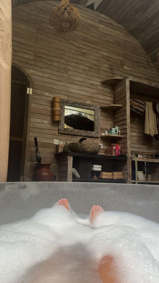 goddess_glazed's tweet photo. Waar zijn mijn voet sletjes? https://t.co/QVkEXYZ1u0