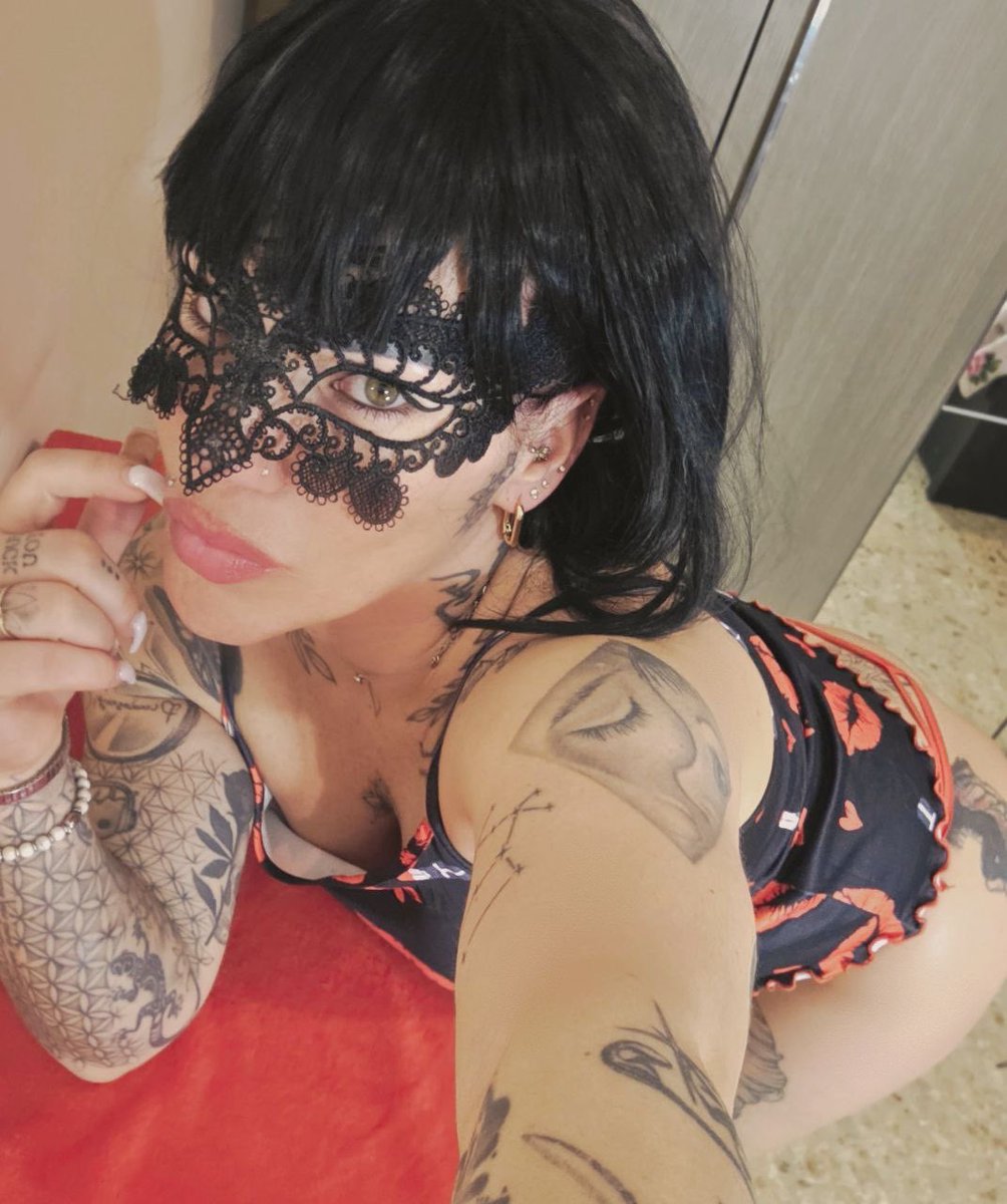 Anna Piccolasexy tweet media