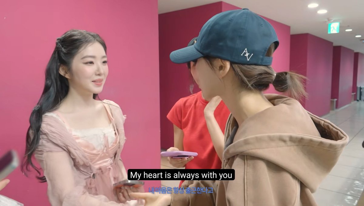 wenrene moments that could kill a sapphic tweet media