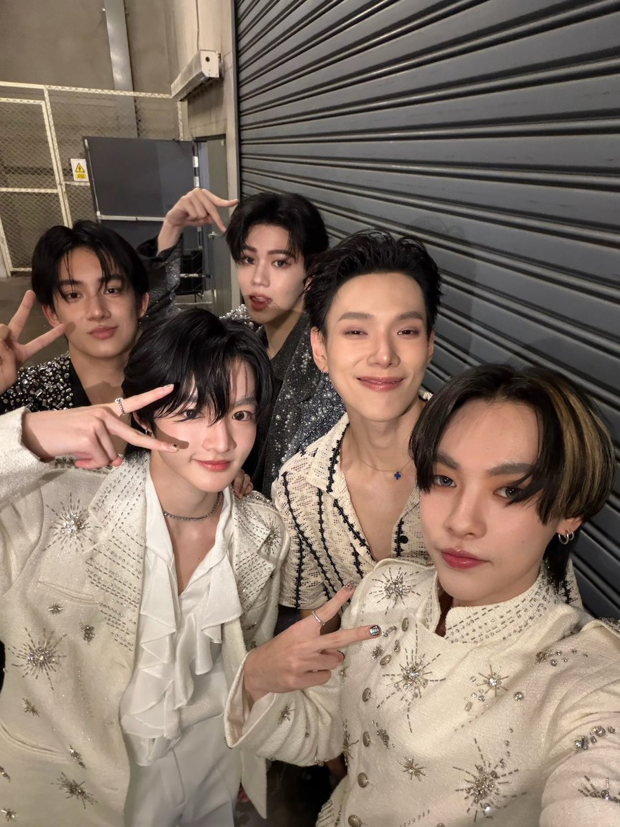 ily ୨୧𖠚ᐝ tweet media