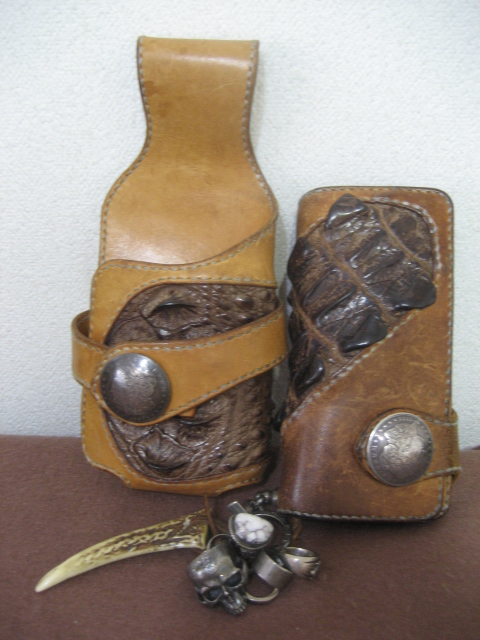mojii1141341's tweet photo. #クロコダイル #６こぶ #六文銭
#モルガンコイン #1dollarーCoin #Silverｰ925
#MorganSilver #Dollar　#saddleｰleather #HandMade
#Crocodile #Indian #Silverｰ925
サンフランシスコ造幣局製 https://t.co/7vuDDGF55q