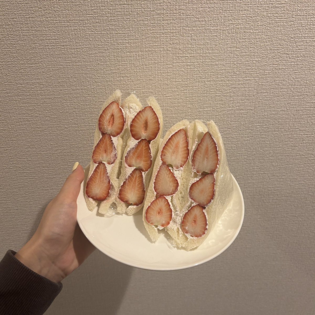 7_isfp's tweet photo. 自分なりの楽しみ方をちゃんと知って、自分を幸せにしていけるようになりたいな〜

 #日常垢  #日常垢さんと繋がりたい https://t.co/2WS2NfGjP1