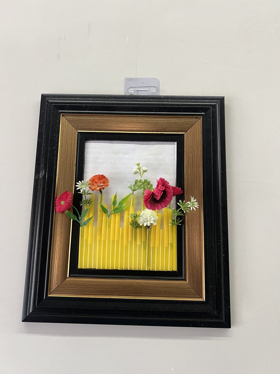 jekayode's tweet photo. This little beauty has now found a home at our doorstep. 😊

I just realized I forgot to take a picture with you, Esther!

It was such a pleasure meeting you and seeing your beautiful creations firsthand. Your work is truly lovely.

Wishing you all the very best as you continue to grow and thrive. I look forward to welcoming you back again soon!