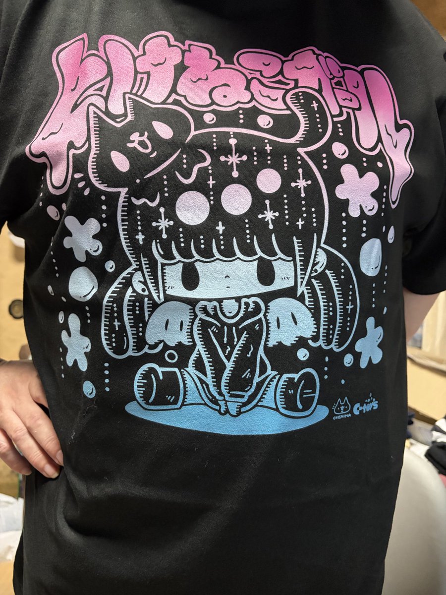 Tシャツなんですけど とけねこTシャツきたー！ かわいい、色もいい！ 40DJで他の人が着てた