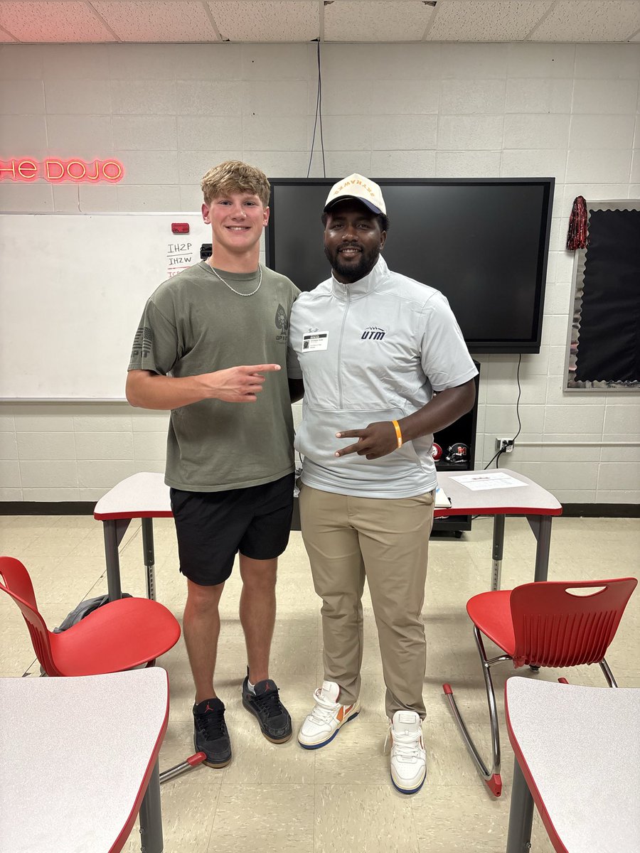 Wyatt_wilber44's tweet photo. #blessed to receive an offer from UT Martin!! Thank you @__Chunter for the in school visit!
@Coach_JSimpson @CoachKBannon @kennycobble42 @CoachCrews_MHS @LamarBrown15 @MHSFBStrength @ChadSimmons_ @Clowfb @SWiltfong_ @adamgorney @RivalsHS @Rivals @On3 @jabaridavis_VFL @LeeSmith https://t.co/w3D7sduQEA