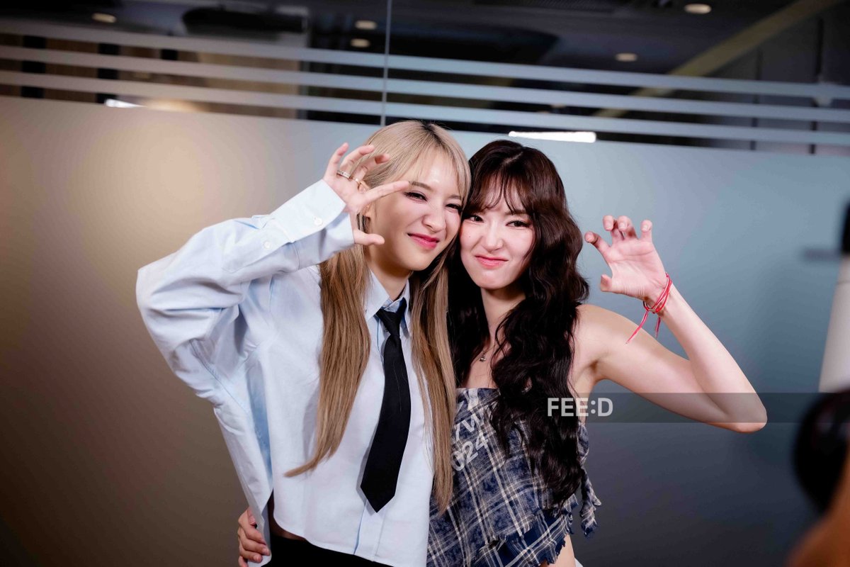 JanJingjing Thailand tweet media