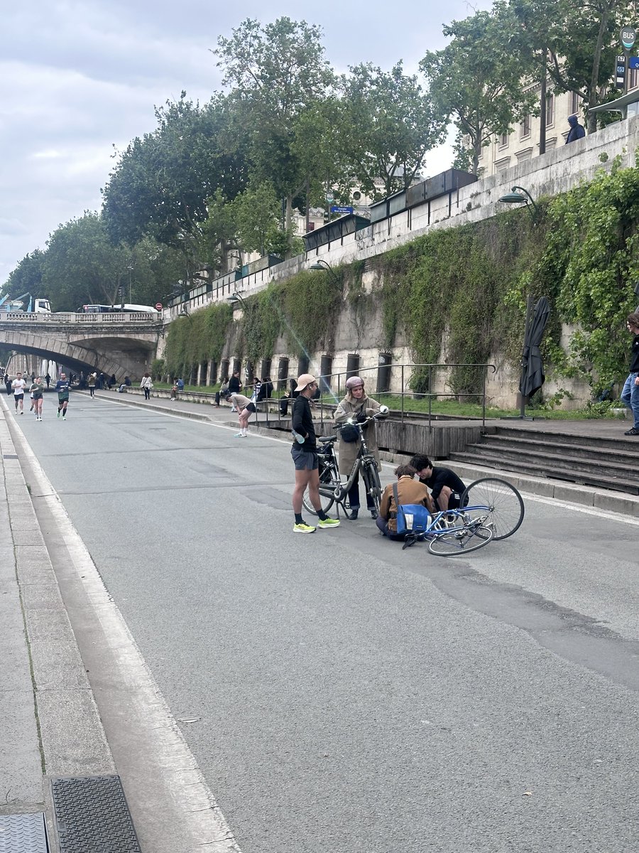 serge1paris tweet media