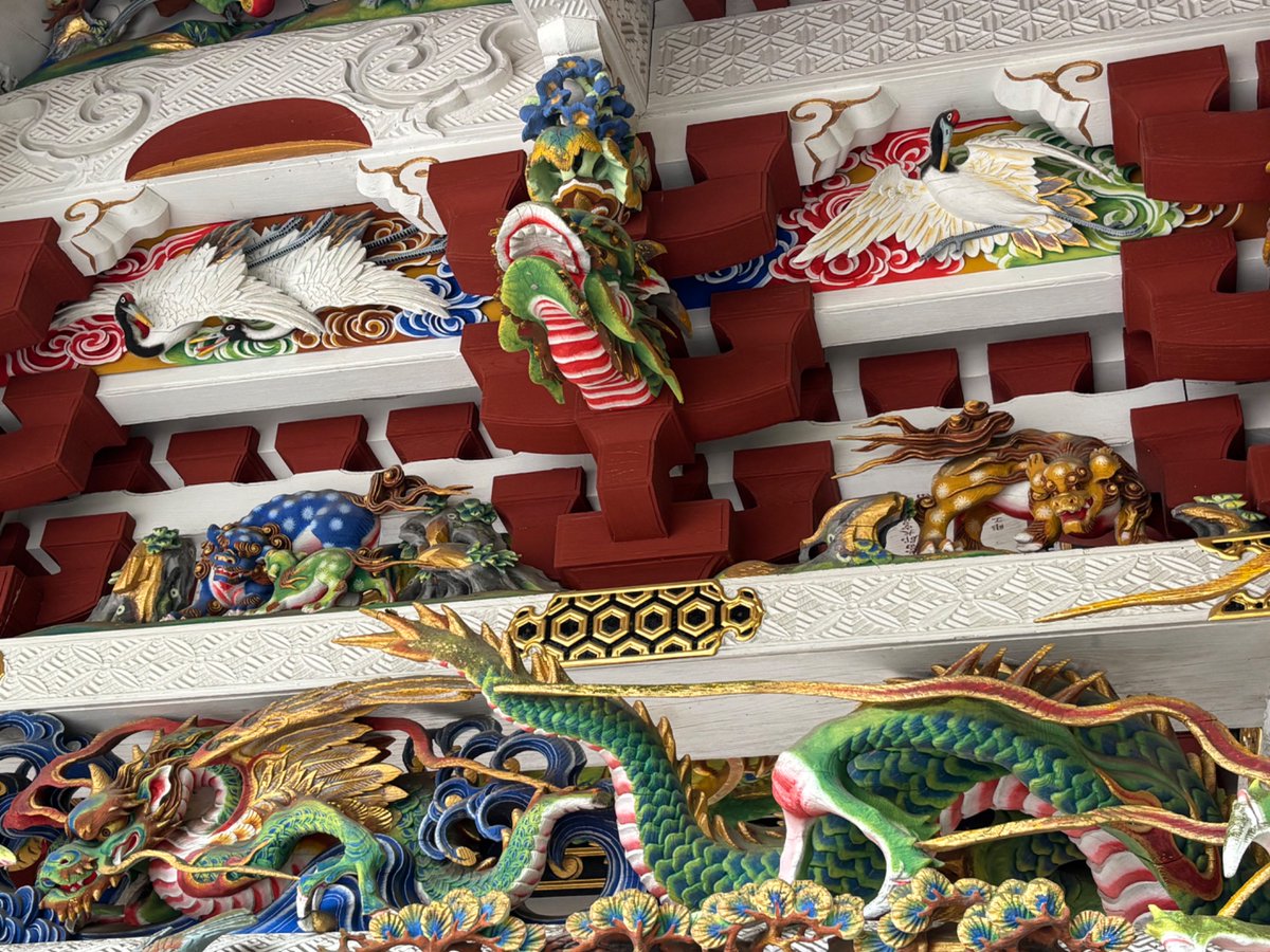 三峯神社の美しい彫刻を見てほしい