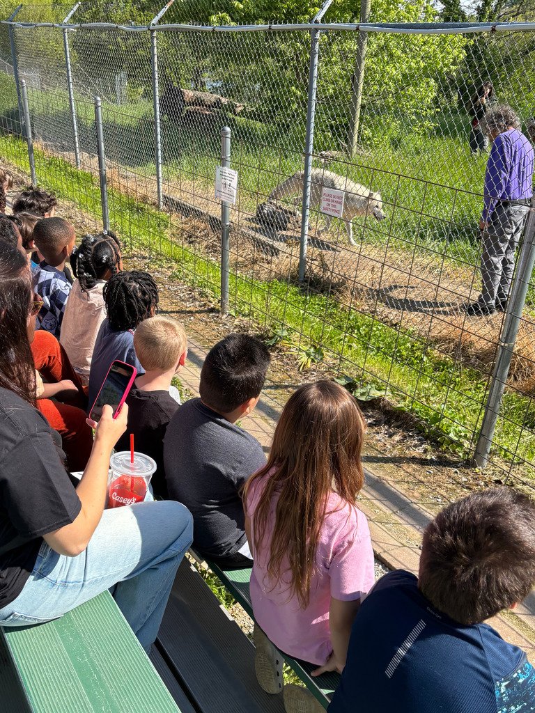 Columbia_AP's tweet photo. Mrs. Cole’s, Miss Frye’s, and Miss Grimaldo’s class went to the Wolf Park yesterday! https://t.co/PwsWJVUf9G