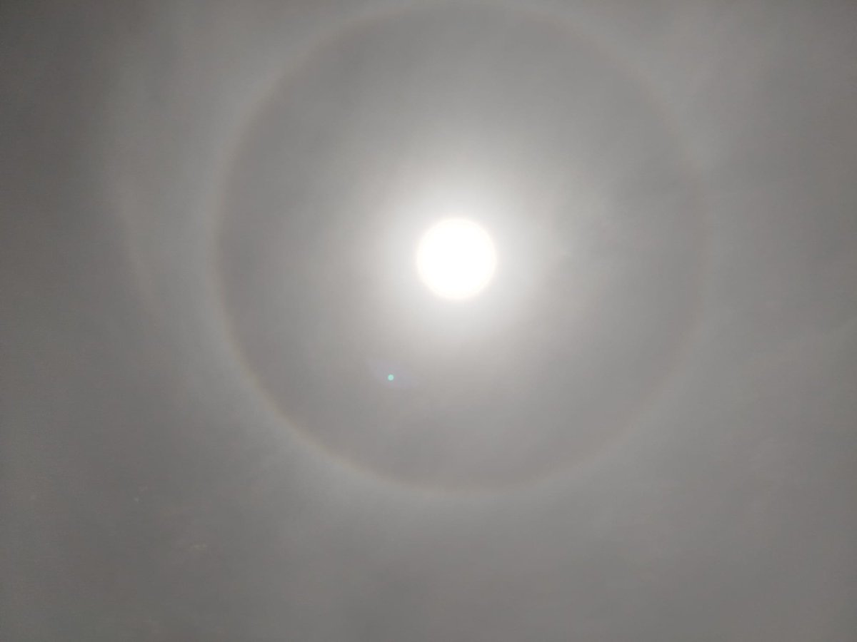 philsmith1967's tweet photo. @KeeleyDonovan hi Keeley on holiday in Djerba, Tunisia and seen this a ring around the sun it's amazing and a bit crazy though you might like xxx XX❤️ https://t.co/gCyXUUNfJo