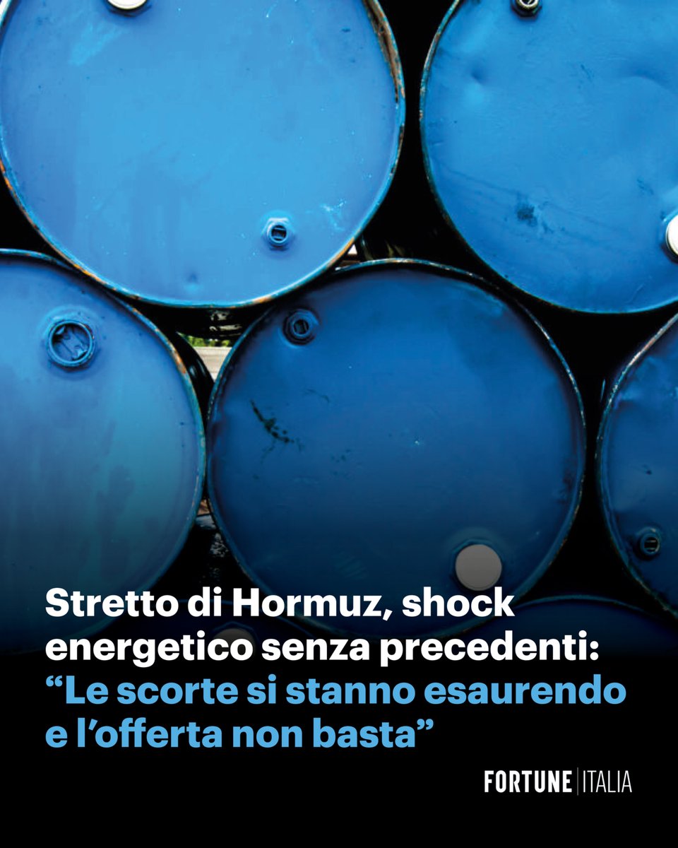 fortuneitalia's tweet photo. La domanda mondiale di #petrolio? "Si contrarrà di 420mila barili al giorno su base annua nel 2026". Lo scrive l’Aie, l’Agenzia internazionale dell’energia, sul suo bollettino mensile.

👉 Leggi l'articolo completo online al link https://t.co/MJ73an7vVN https://t.co/Gn19yhVbrx