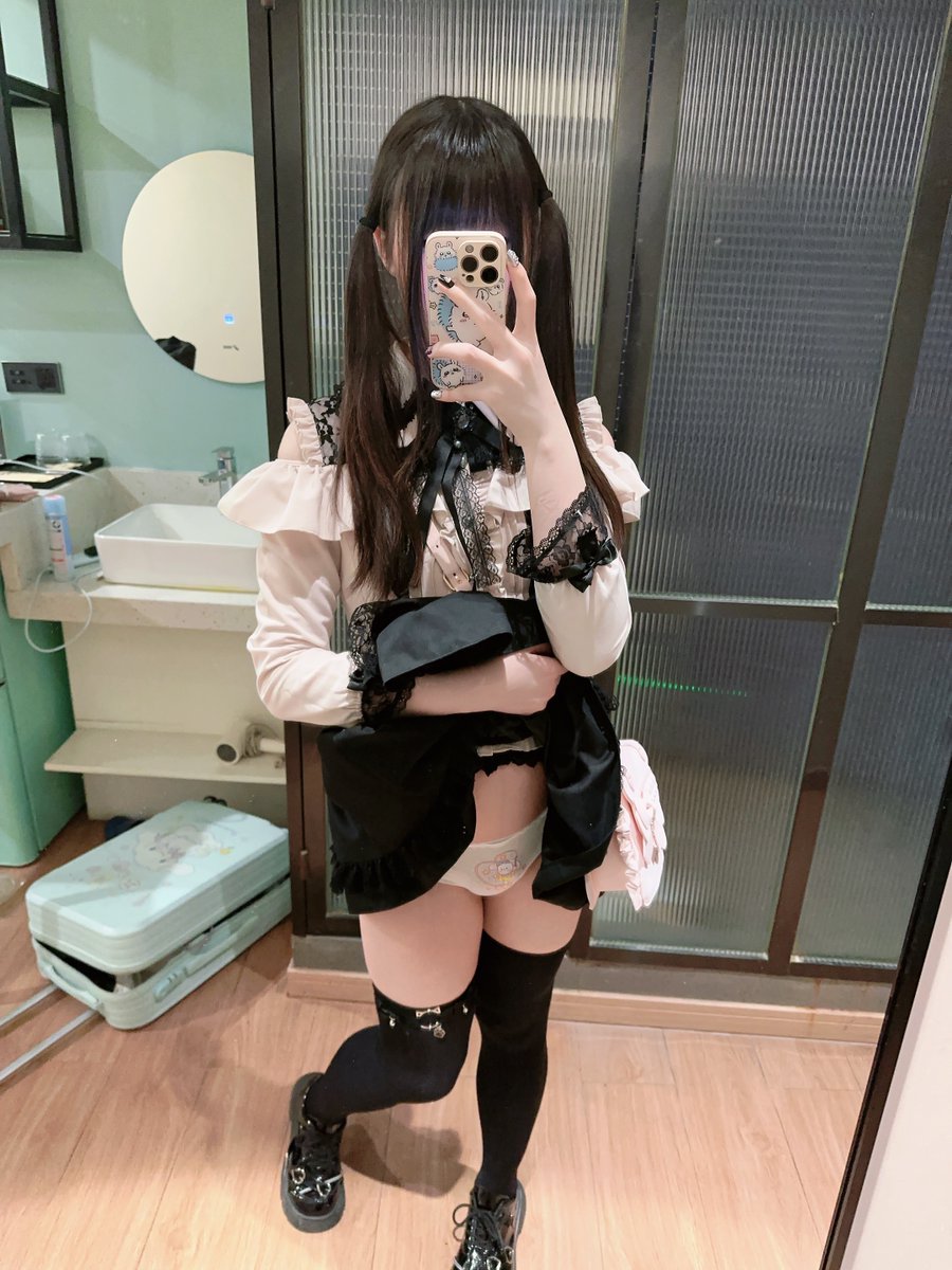 #男娘 #伪娘 #男の娘 #女装子 #可爱的男孩子
从不穿安全裤之人😎 https://t.co/2tlhNynQrH