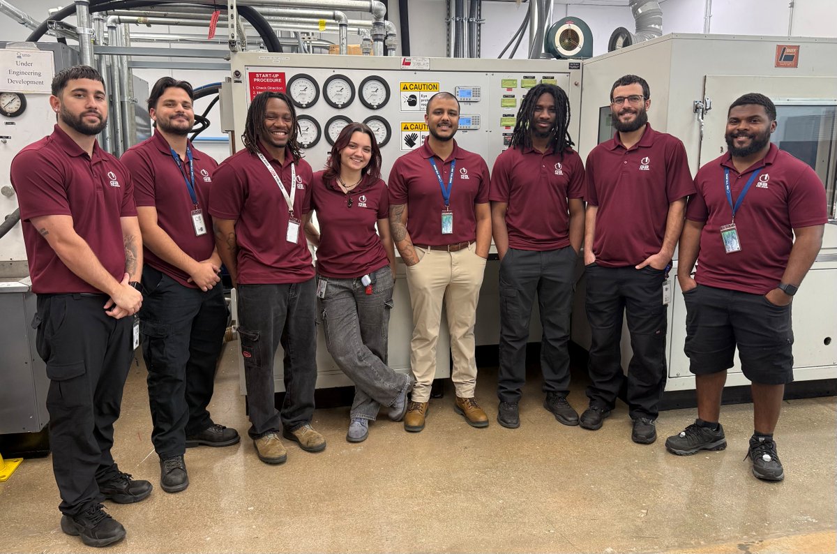 GATELESIS's tweet photo. Our MRO Services Component Team looking good this #OCWW!
Visit us: https://t.co/bss86O0nDN

#GATelesis #OCWW #Wednesdays #Aviation #Tea https://t.co/HBz3p6li5Y