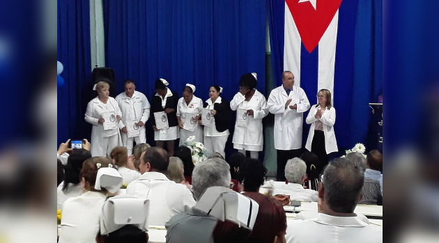 Yolexisrguez's tweet photo. Hospital Pediátrico de Cienfuegos: otro aniversario por la sonrisa de la infancia. Detalles👇👇👇
https://t.co/jX3AUjqlYg https://t.co/CeNawSssiD