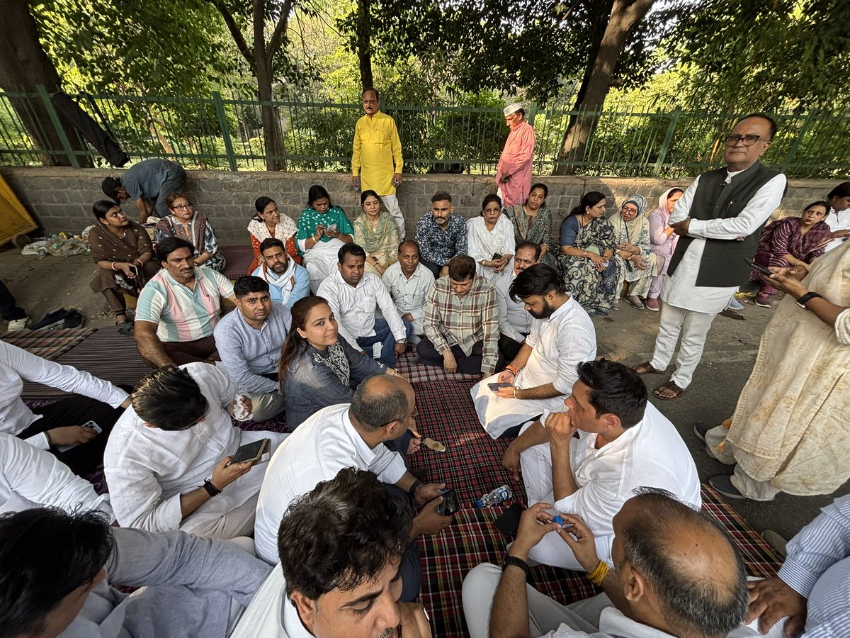 Saurabh Bharadwaj tweet media