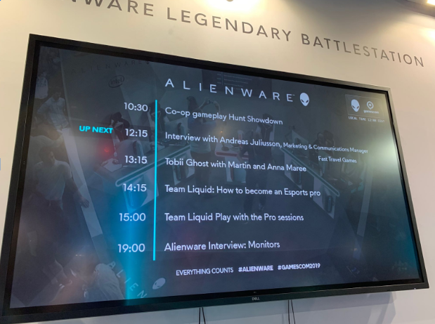 TryckStartPodd's tweet photo. Bilder från live streamen på Gamescom 2019 som Julle imponerande nog överlevde, efter att ha varit fest-värd för 40 influencers natten innan💪

Hör hela storyn under 'Veckans Anekdot' i senaste avsnittet av TRYCK START! https://t.co/w4c1lLBgqb