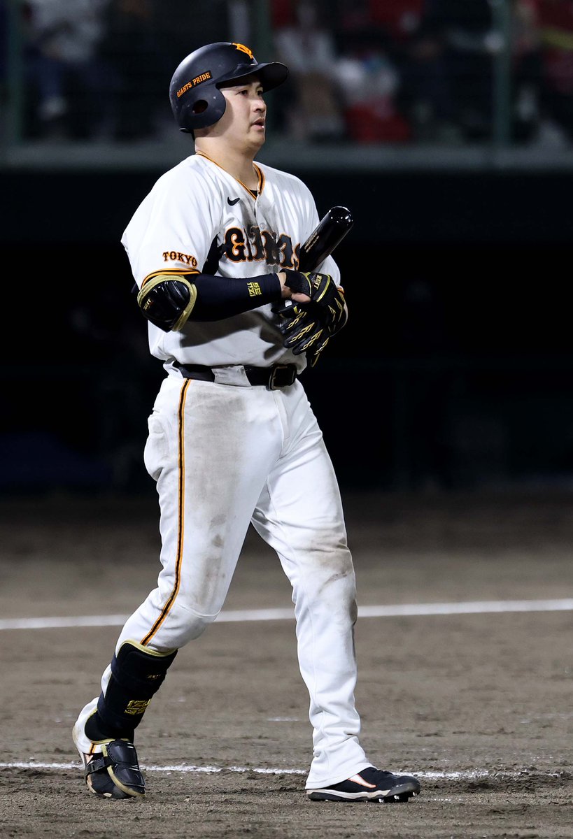 八回裏】巨人 1-1 広島 二死から #泉口友汰 選手が死球で出塁する⚾