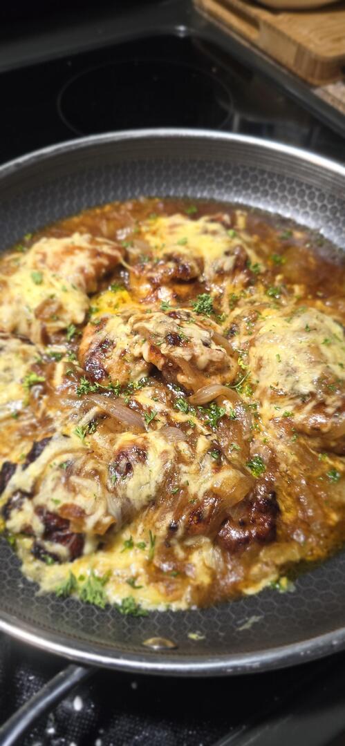 homevsfastfood's tweet photo. French Onion Chicken w/ gouda [homemade]
#FrenchOnionChicken
#GoudaGoodness
#HomemadeDinner
#ComfortFood
#WeeknightMeal #homecooking #food #recipes #foodpic #foodie #foodlover #cooking #hungry #goodfood #homecookingvsfastfood https://t.co/BtqfTQpaNO