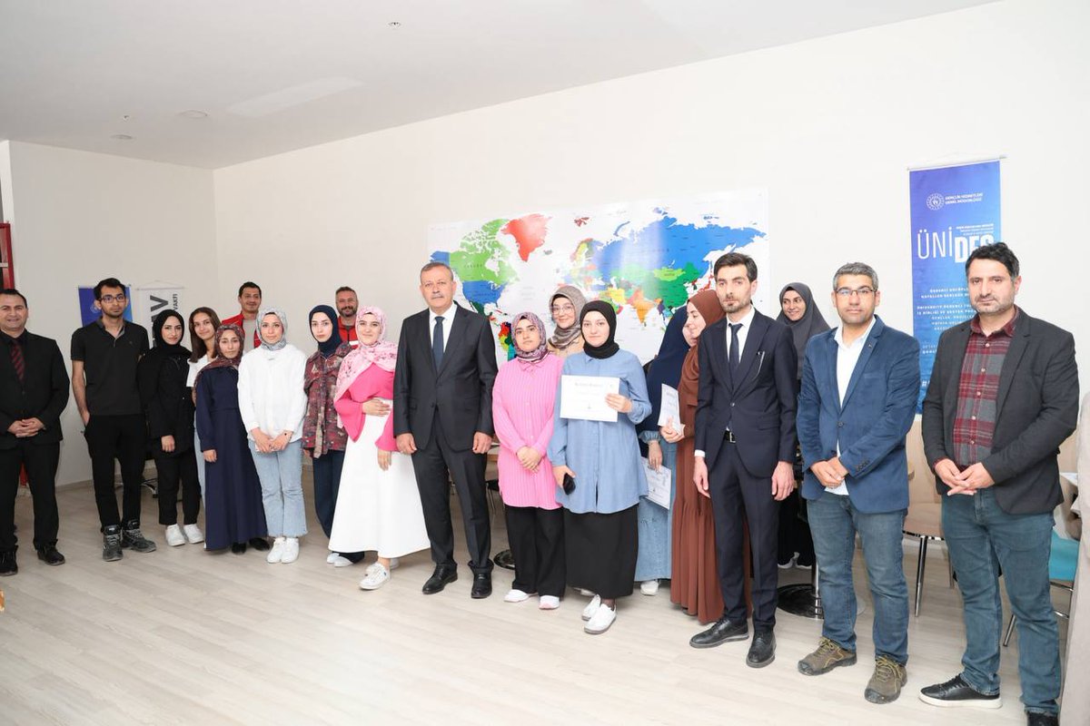 GSB_BitlisGM's tweet photo. Gençlik ve Spor Bakanlığı ile Bitlis Eren Üniversitesi Satranç Kulübü  iş birliğinde yürütülen ÜNİDES 6. Projesi kapsamında, üniversite öğrencilerine yönelik üç haftalık satranç eğitimi başarıyla tamamlandı.
#GSBGM
#UNİDES https://t.co/0EdM4WZIhH