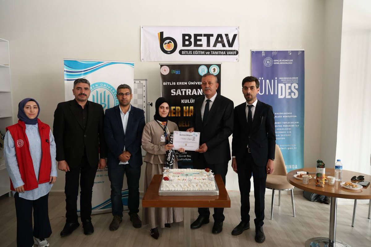 GSB_BitlisGM's tweet photo. Gençlik ve Spor Bakanlığı ile Bitlis Eren Üniversitesi Satranç Kulübü  iş birliğinde yürütülen ÜNİDES 6. Projesi kapsamında, üniversite öğrencilerine yönelik üç haftalık satranç eğitimi başarıyla tamamlandı.
#GSBGM
#UNİDES https://t.co/0EdM4WZIhH