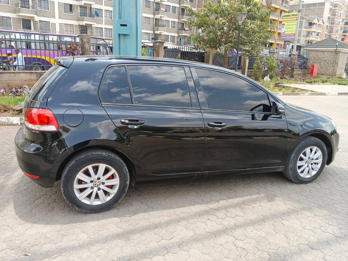 Quancho8's tweet photo. Volkswagen Golf mk6 
1400cc. CAX engine 
Automatic
6 speed Dsg
Petrol
2WD

 Fabric seats
Cup holders
Electric windows
Electric mirrors
Steering control 

Parking assist
Turbo charged 
Cruise control 
Foglnglits 
UpTo 17kmL 
💰750K
☎️0745097573 https://t.co/lWzcc0fcWf