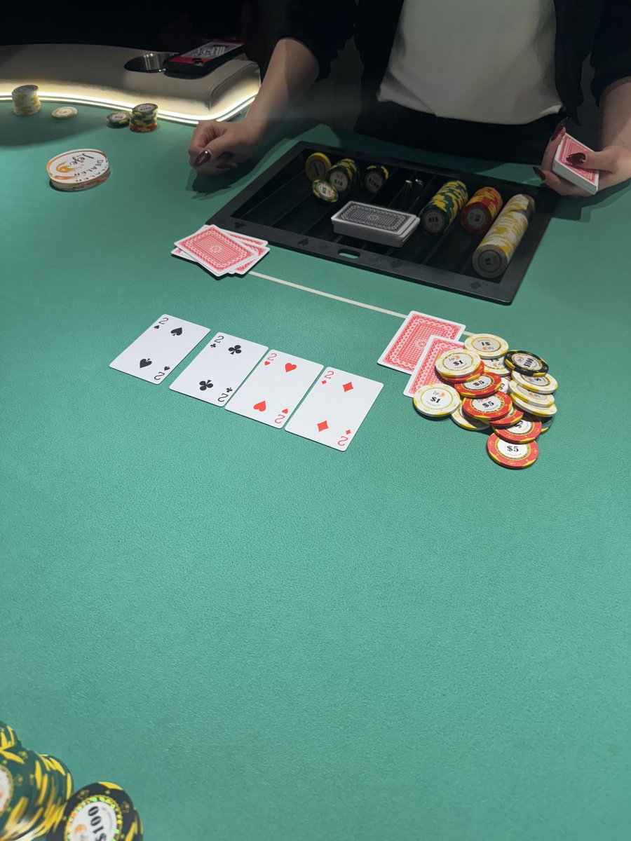 🃏【リングゲーム】 1テーブル4名様で進行中です! ♦️バカラ 🃏【リングゲーム】 1テーブル4名様で進行中です! ♦️バカラ