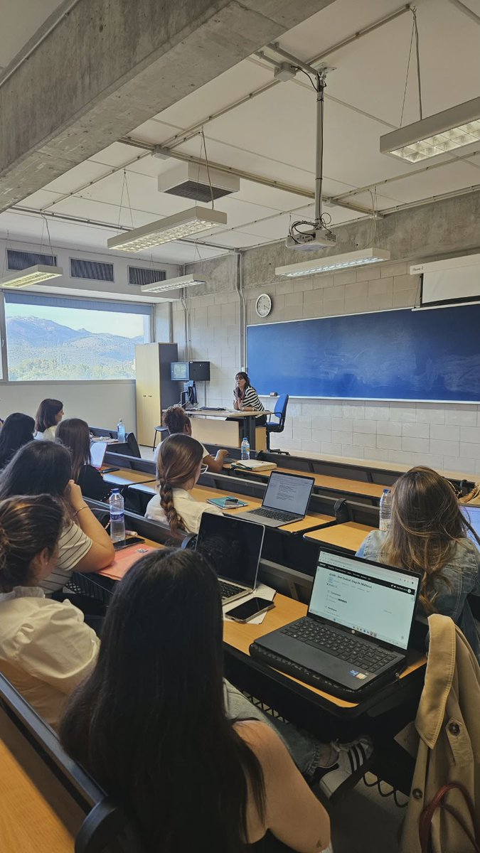 Facultat de Dret UIB tweet media