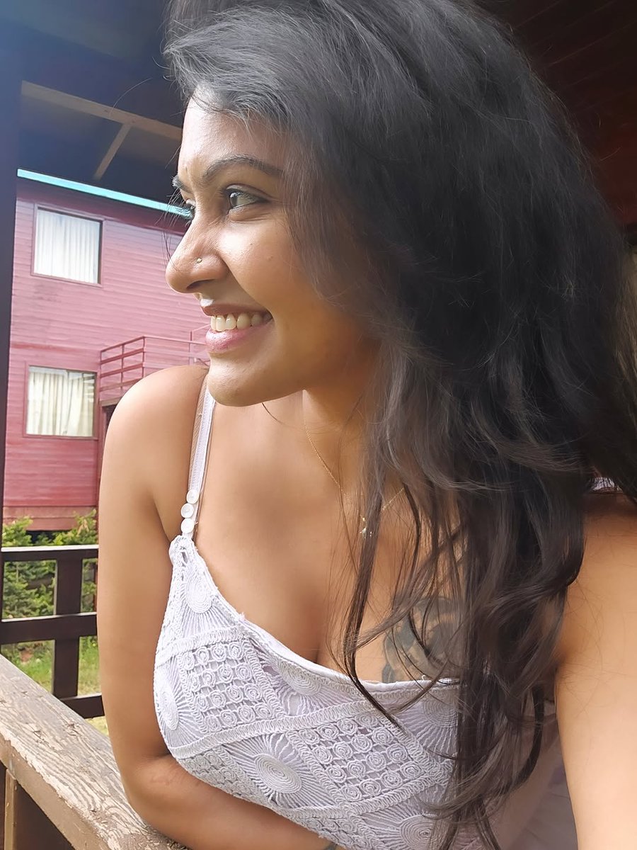 actress_thopul's tweet photo. Rachitha Mahalakshmi 🥵🔥🍒
Owl Eyes 🔥💗🍒
#Rachitha #RachithaMahalakshmi #RachithaFans #BiggBossTamil6 #ExpressionQueen #Actress #tamil
Rachu Mommy Milk Tanker 🍼💋 https://t.co/WieozAMuDT