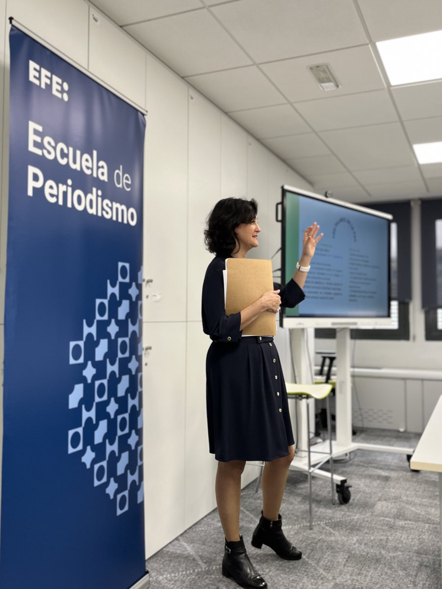 EFE Escuela tweet media