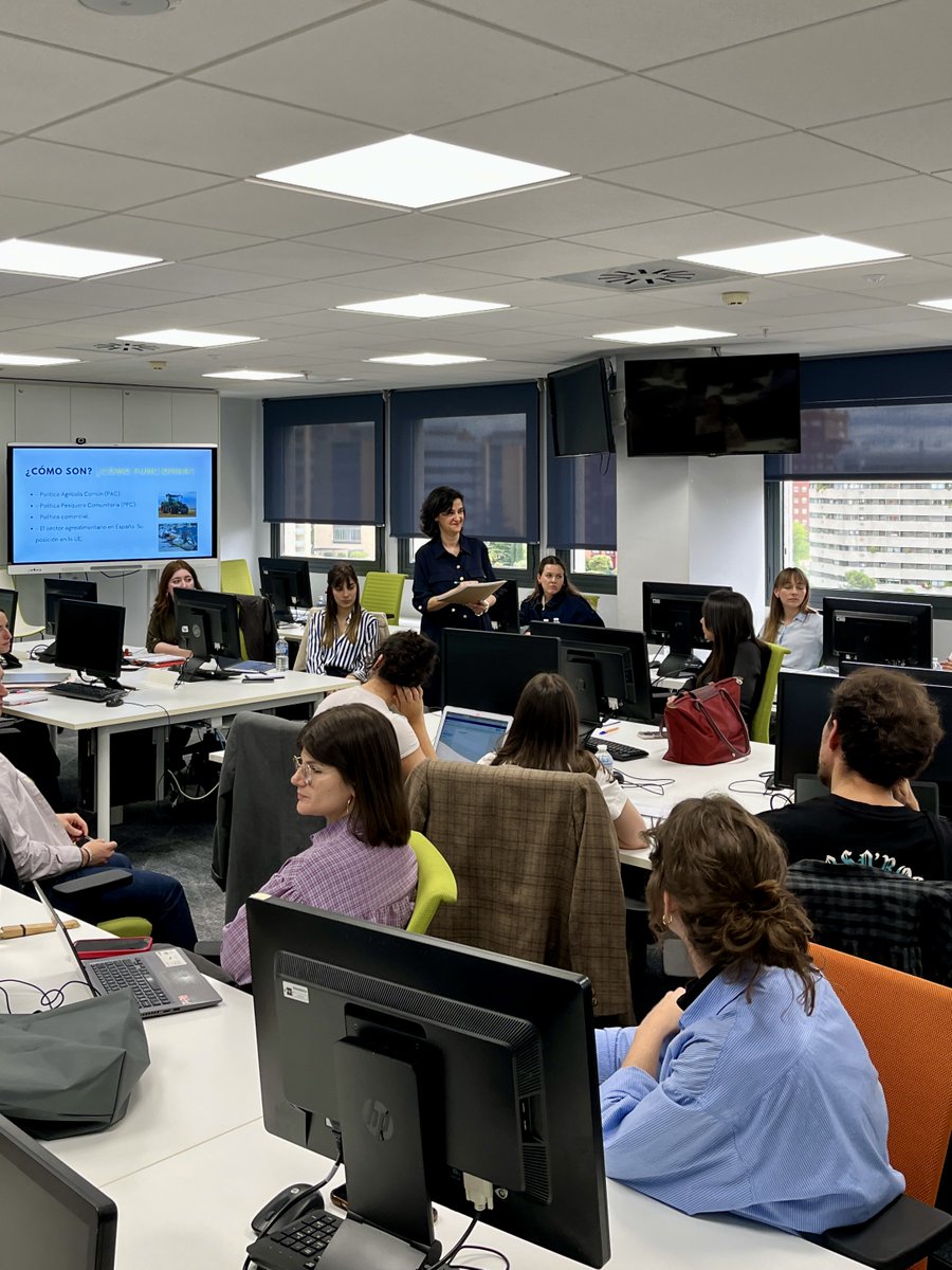 EFE Escuela tweet media