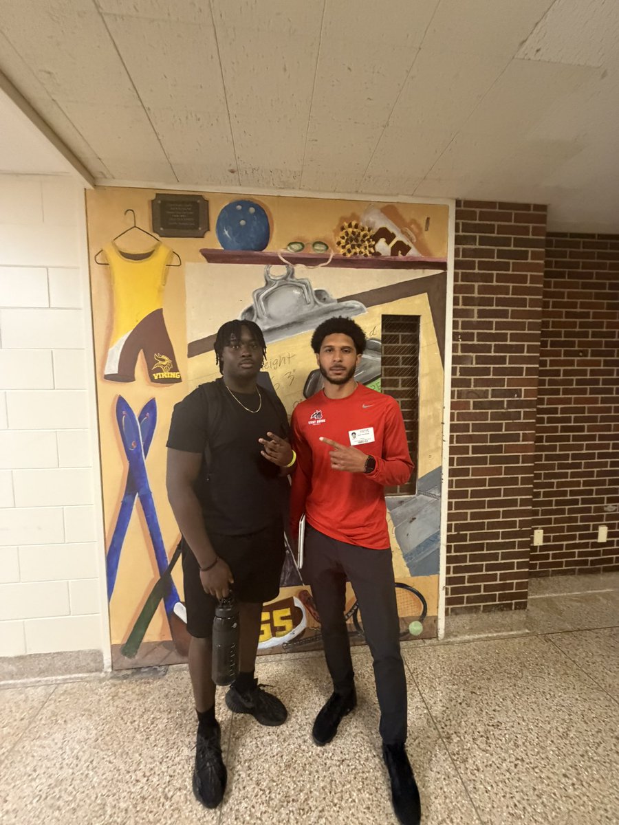 1x_emman's tweet photo. Appreciate @ZurilHendrick stopping by my school. Thank you for taking the time to connect and learn more about me. Grateful for the opportunity and looking forward to building the relationship! #AGTG https://t.co/IvtaTA7DnX