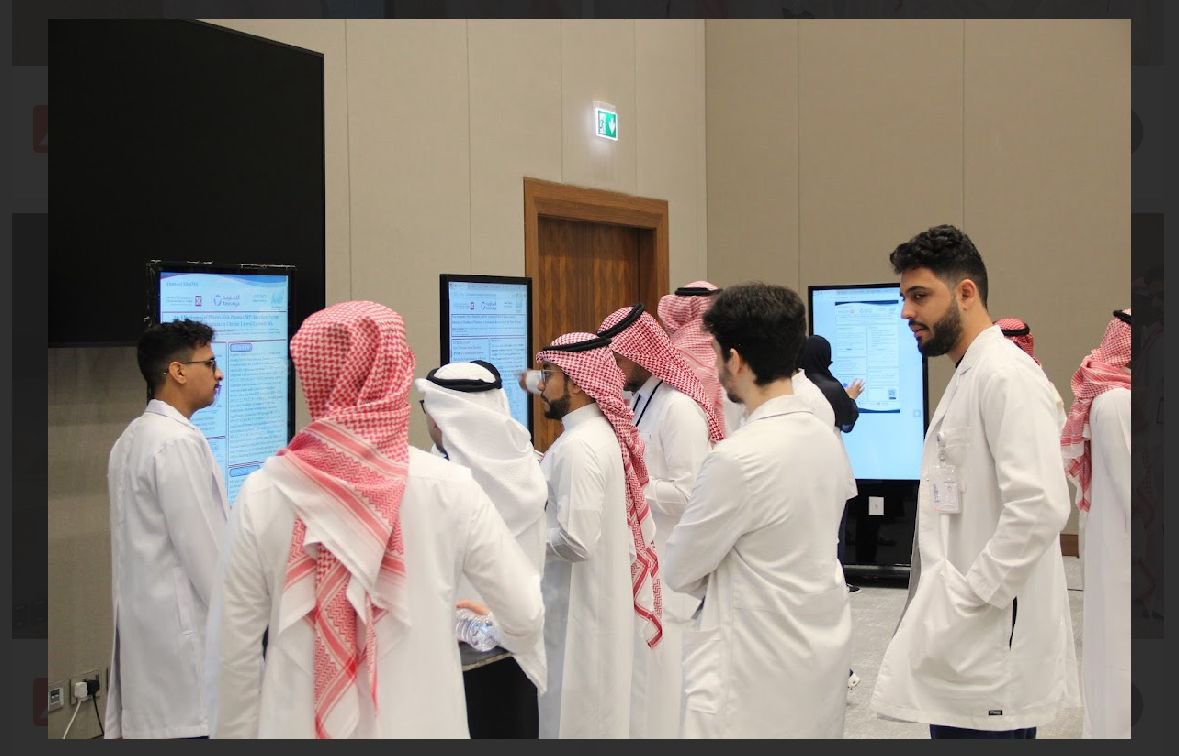 MediaCenterUJ's tweet photo. اختتمت كلية الطب بجامعة جدة بالتعاون مع مستشفى د. سليمان الحبيب «ملتقى البحث العلمي السنوي الثالث للأبحاث الطبية 2026م»بمشاركة أكثر من 300 طبيب وممارس صحي وطلبة من مختلف الجامعات، وسط تكريم للأبحاث الفائزة مقدمة من شركة التعاونية للتأمين ودعمٍ لمسيرة الابتكار والبحث العلمي 🇸🇦✨

#كلية_الطب  
#جامعة_جدة  
#الاختيار_الأول_لقادة_المستقبل