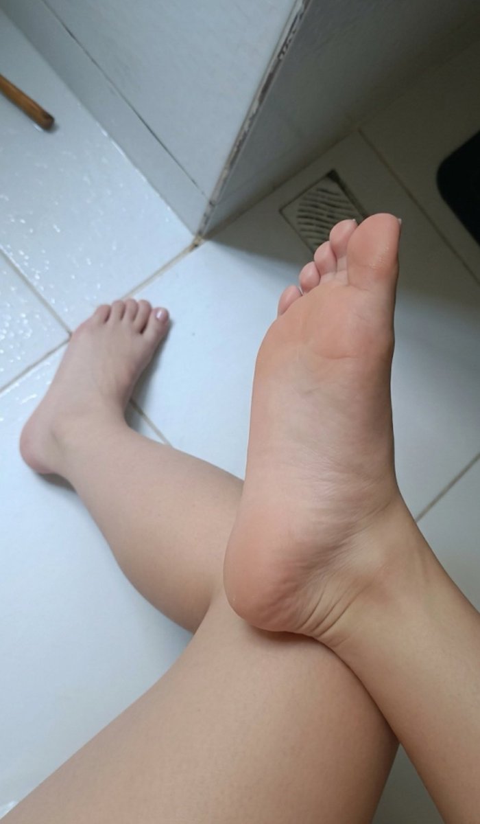 Majuh479823's tweet photo. Oque você lambe primeiro? O chão do banheiro ou essas bolinhas ?

findom findombr finsub findomme #
feetfetish pezinho dirtyfeet pesujo #
spitting smokingfetish findompt moneyslave paypig https://t.co/0xV1JZ3k8X