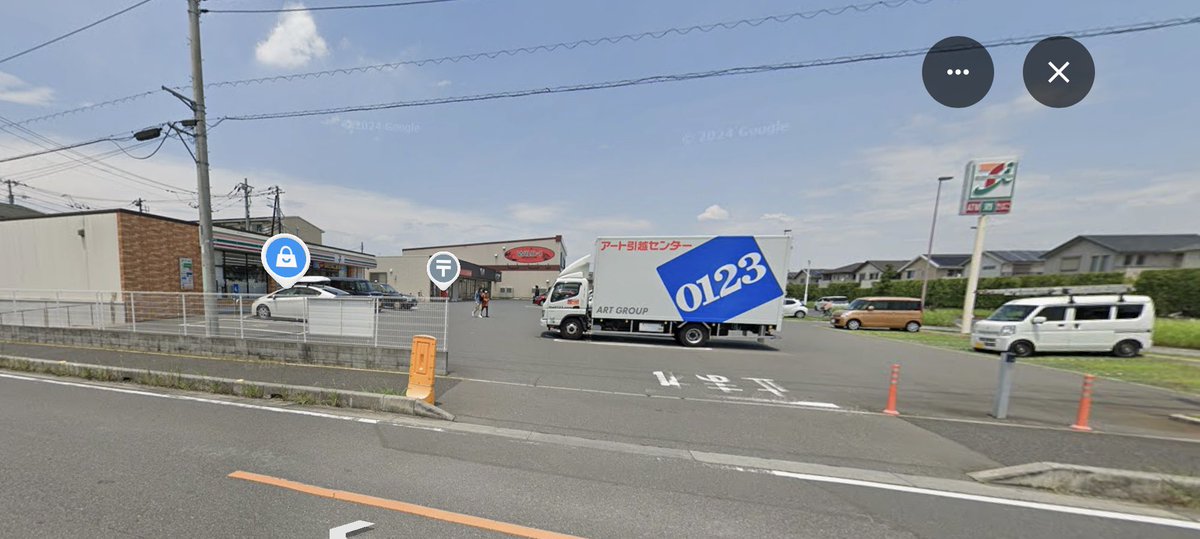 AtamiPaneboko's tweet photo. @fleaflyflo333 奥に家はないですね。
更に裏手に行っても集合住宅があるのみです。
ちなみに、ストリートビューではこんな感じになっています。
右のほうにインターホンが見えると思います。
何だろうなぁといつも思っています。 https://t.co/3RggVKmjDI