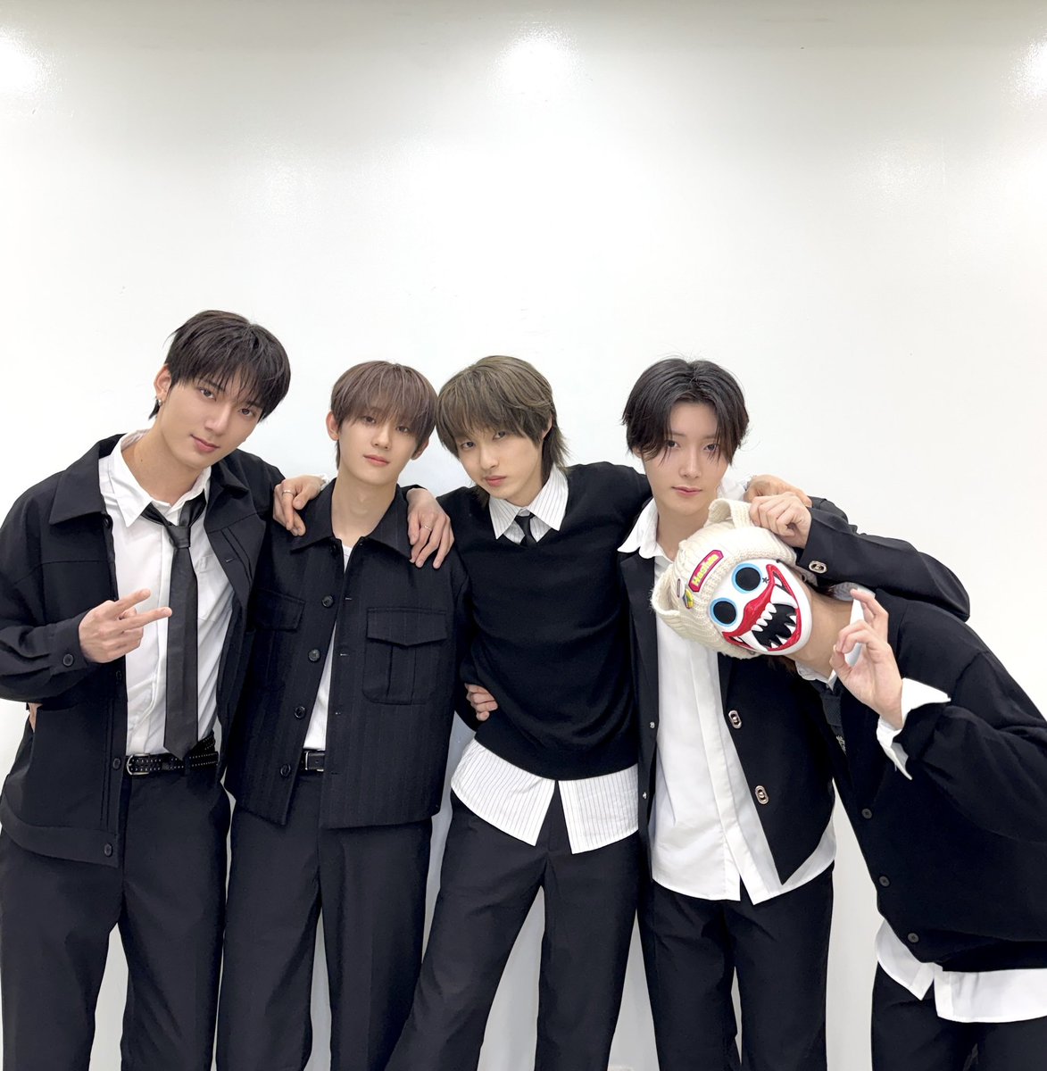 hrtz.wav (하츠웨이브) tweet media