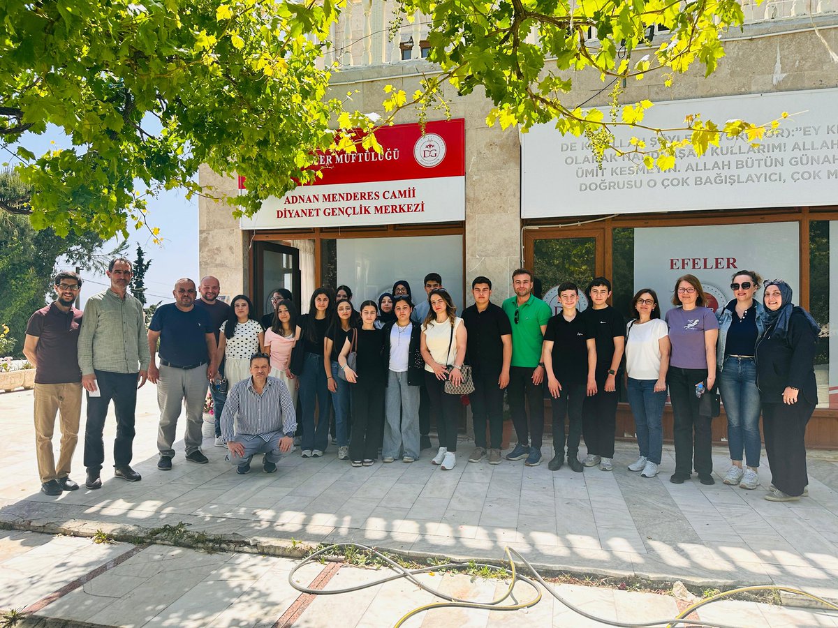 KocarliMeb89600's tweet photo. Koçarlı Adnan Menderes İHL’den Değerler Eğitimi Yolculuğu
ÇEDES projesi kapsamında, Koçarlı Adnan Menderes İmam Hatip Lisesi tüm öğrencileri, okul idaresi ve öğretmenlerimizin katılımıyla Efeler Adnan Menderes Camii Gençlik Merkezi’ne anlamlı bir gezi düzenledi. https://t.co/rrYXgpMv3B