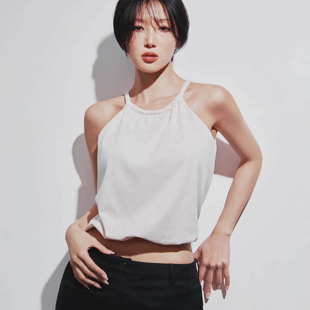 Hwasa #4WARD tweet media