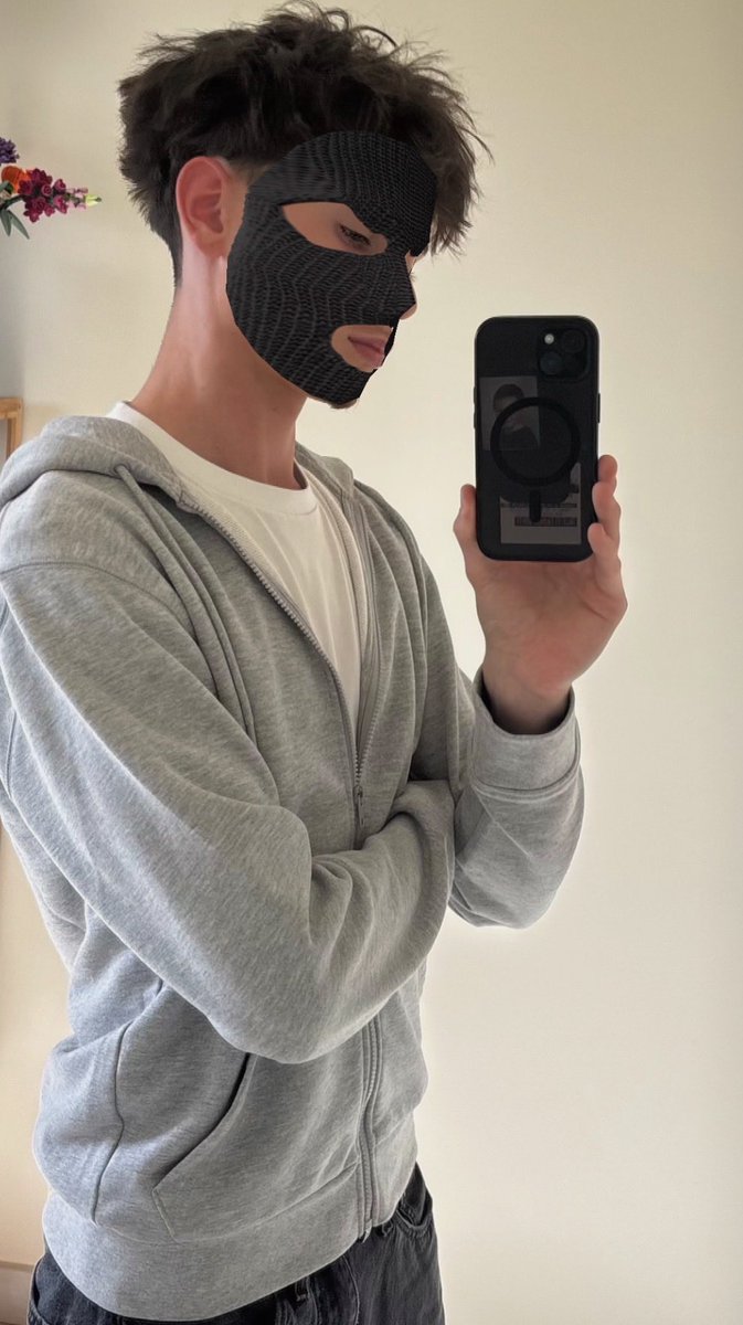 Tom tweet media